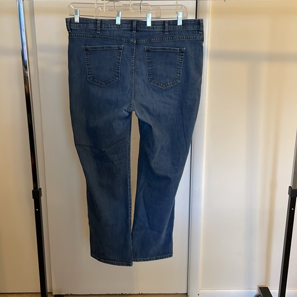 Lee- Sinfully soft straight Jean. Medium wash. Size 22. EUC. - Picture 4 of 5